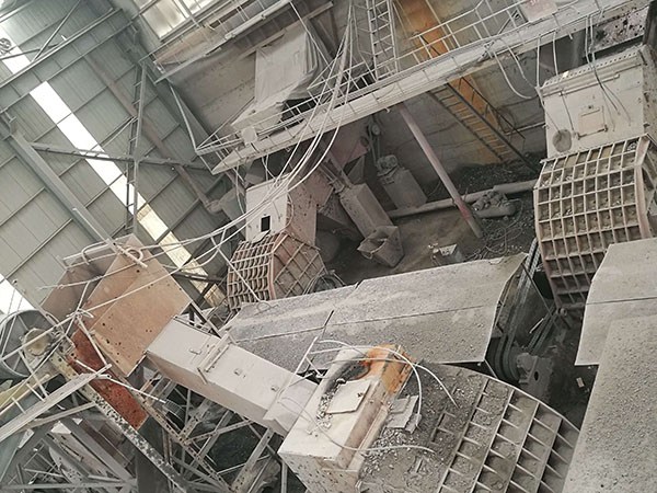 江苏石块移动破碎机介绍