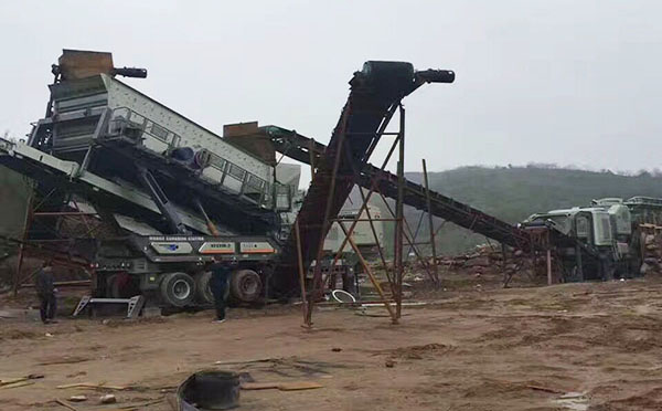移动碎石制砂机设备